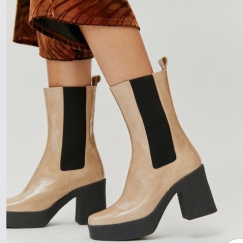INTENTIONALLY BLANK Bossy Beige and Black Heeled Chelsea Boots